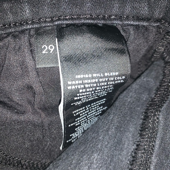 29, J Brand Black Maria jeans. High Rise, Skinny. - Picture 6 of 10
